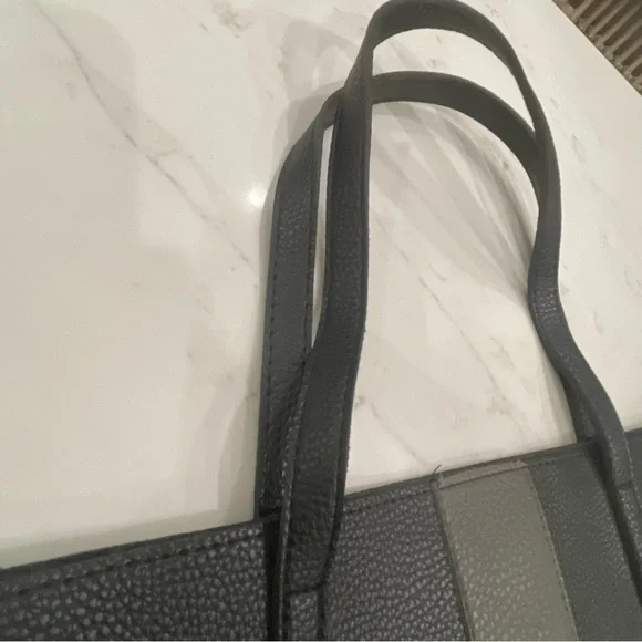 NWOT Vince Camuto Black and Gray Women's Tote Bag - Picture 4 of 12